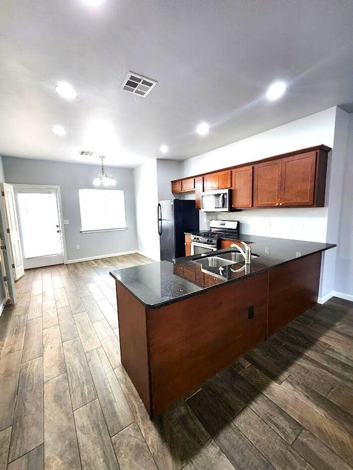 1120 E Campbell St - Photo 6 of 38