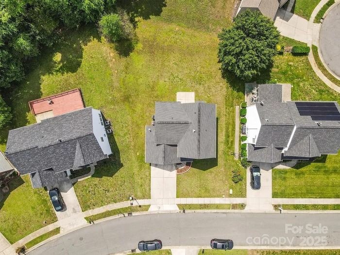 7212 Ravanna Dr - Photo 4 of 33