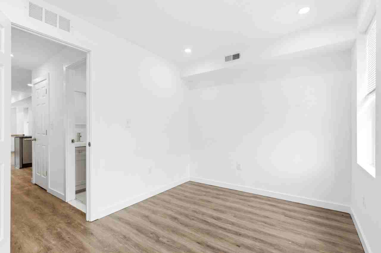 2148 N Franklin St - Photo 7 of 11