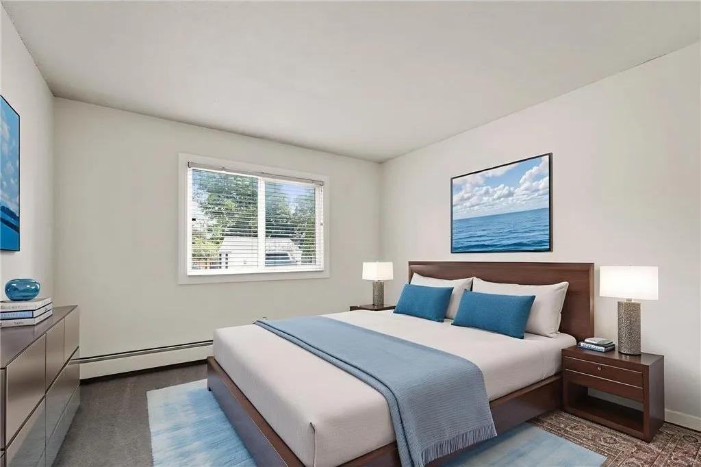 Minnehaha Manor - Photo 7 of 28