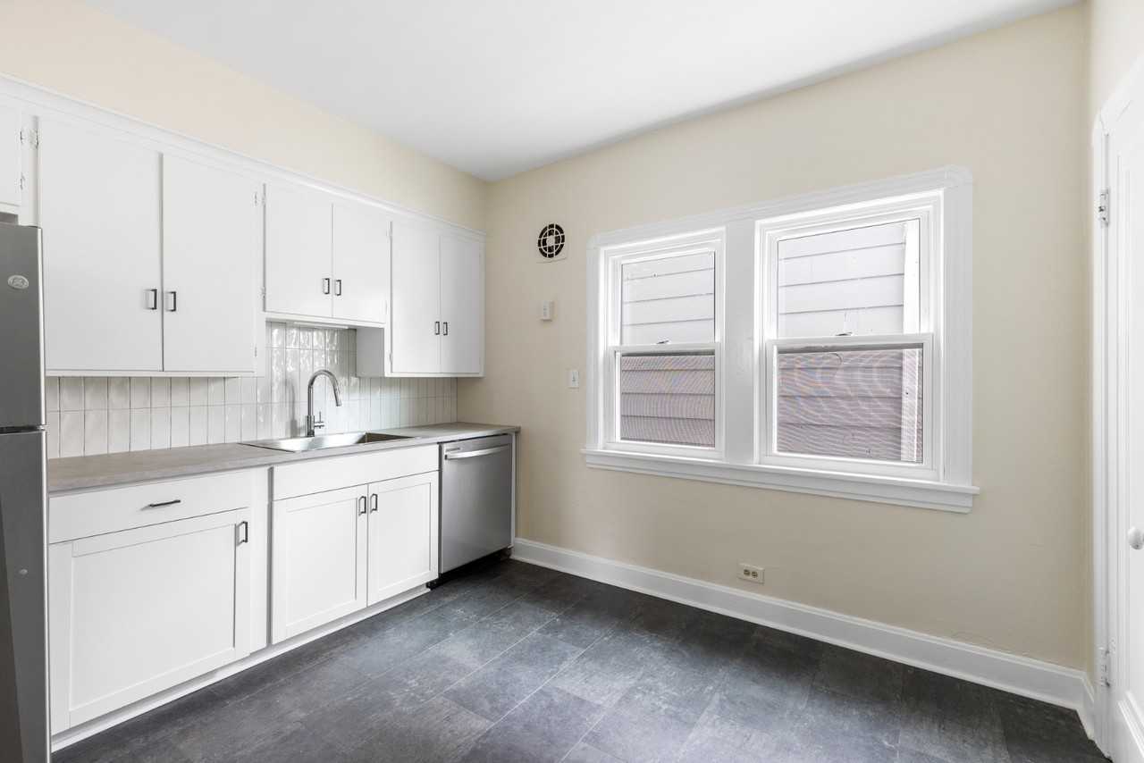 1205 Clark Ave - Photo 4 of 10