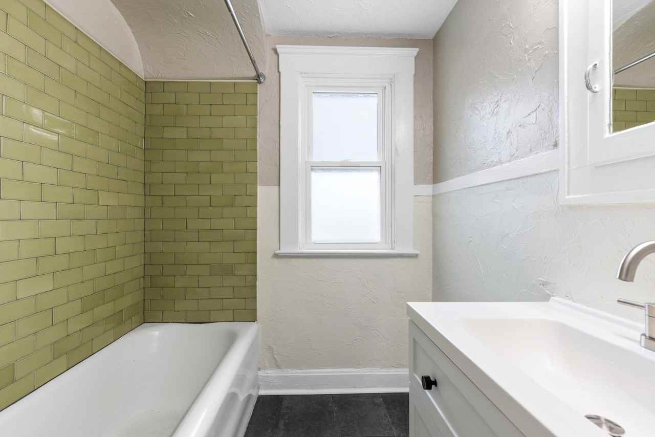 1205 Clark Ave - Photo 7 of 10