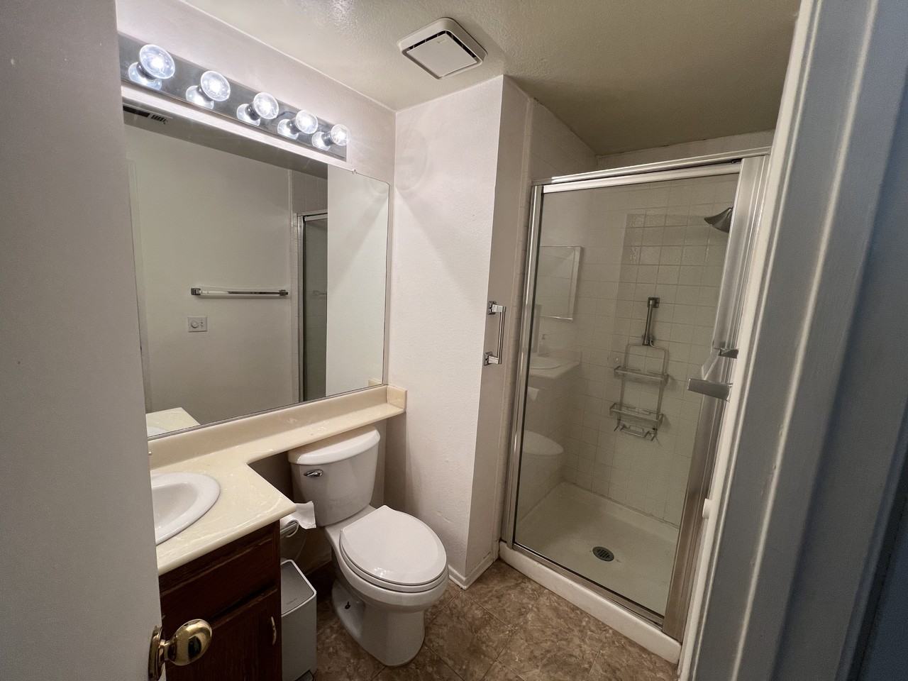 3242 Rollingridge Ave #NA - Photo 4 of 17