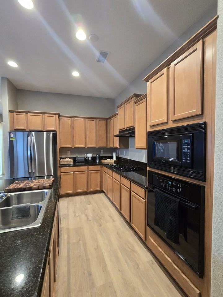 992 Bella Rosa Dr #NA - Photo 4 of 16