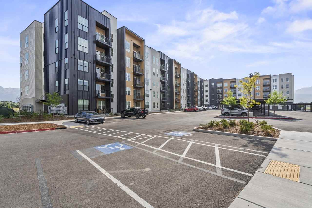 W Cushing Ave #3 - Photo 7 of 50