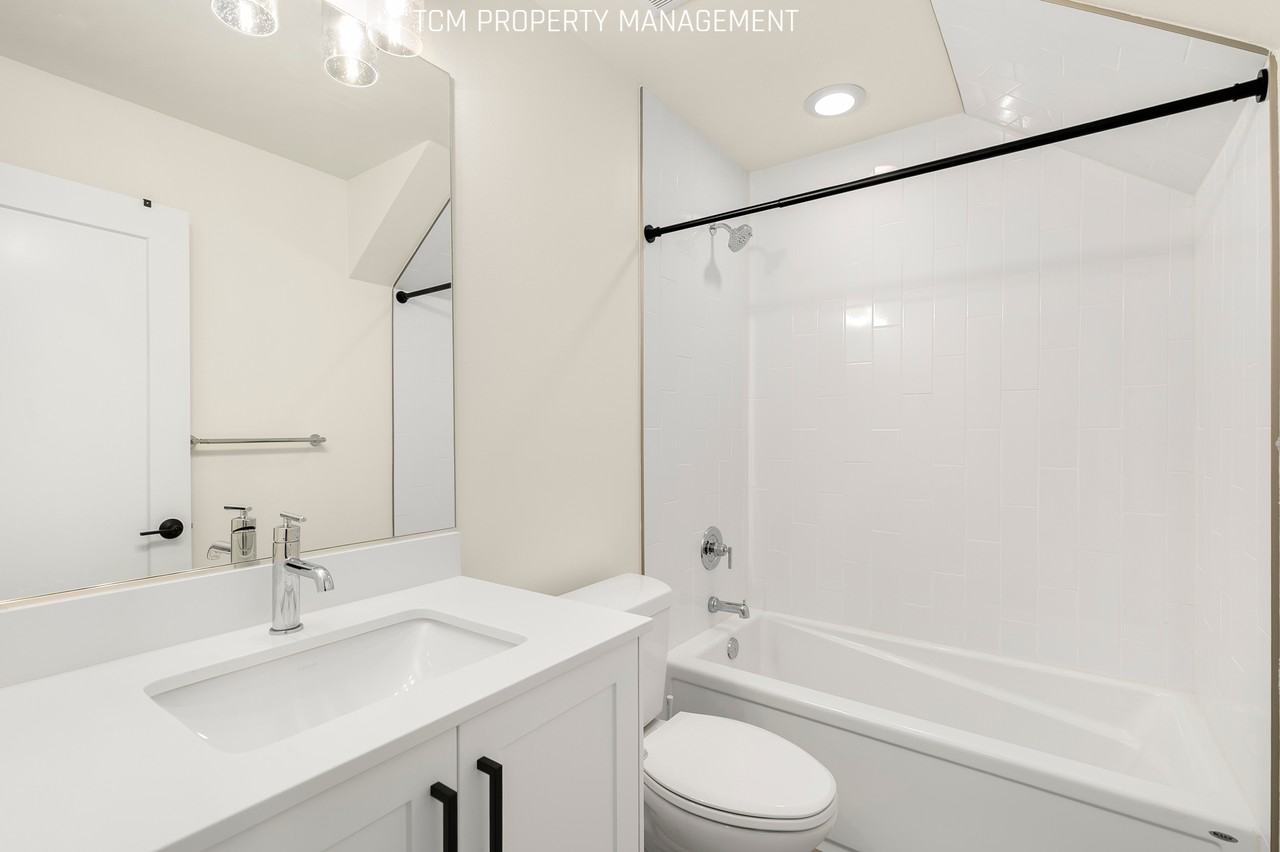 2024 Ne 85th St #E - Photo 6 of 21