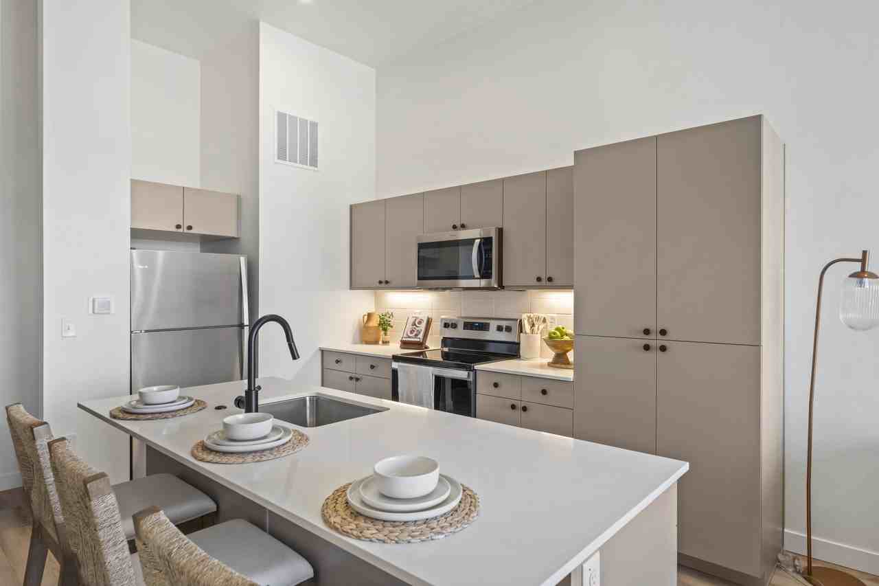 W Cushing Ave #2 - Photo 4 of 48