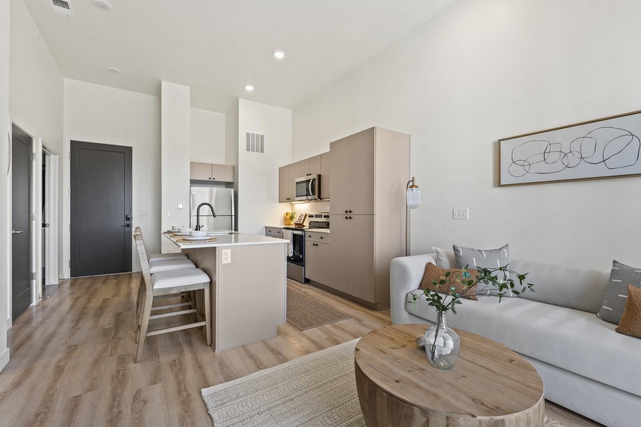 W Cushing Ave #2 - Photo 5 of 48