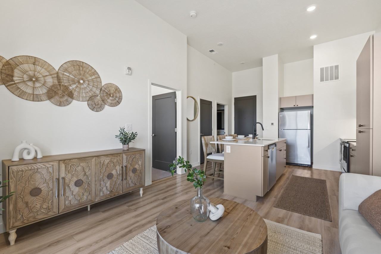 W Cushing Ave #2 - Photo 6 of 48