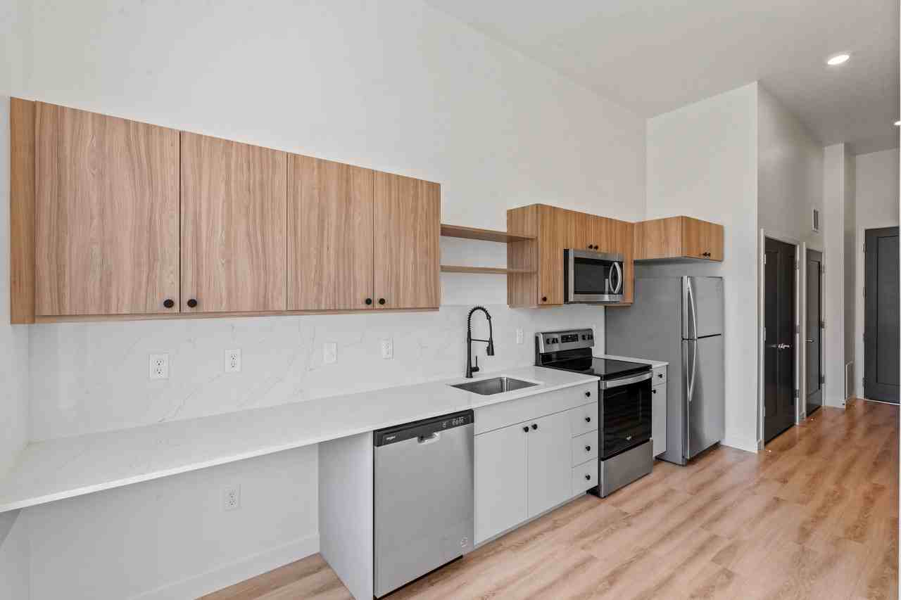 W Cushing Ave #1 - Photo 2 of 33