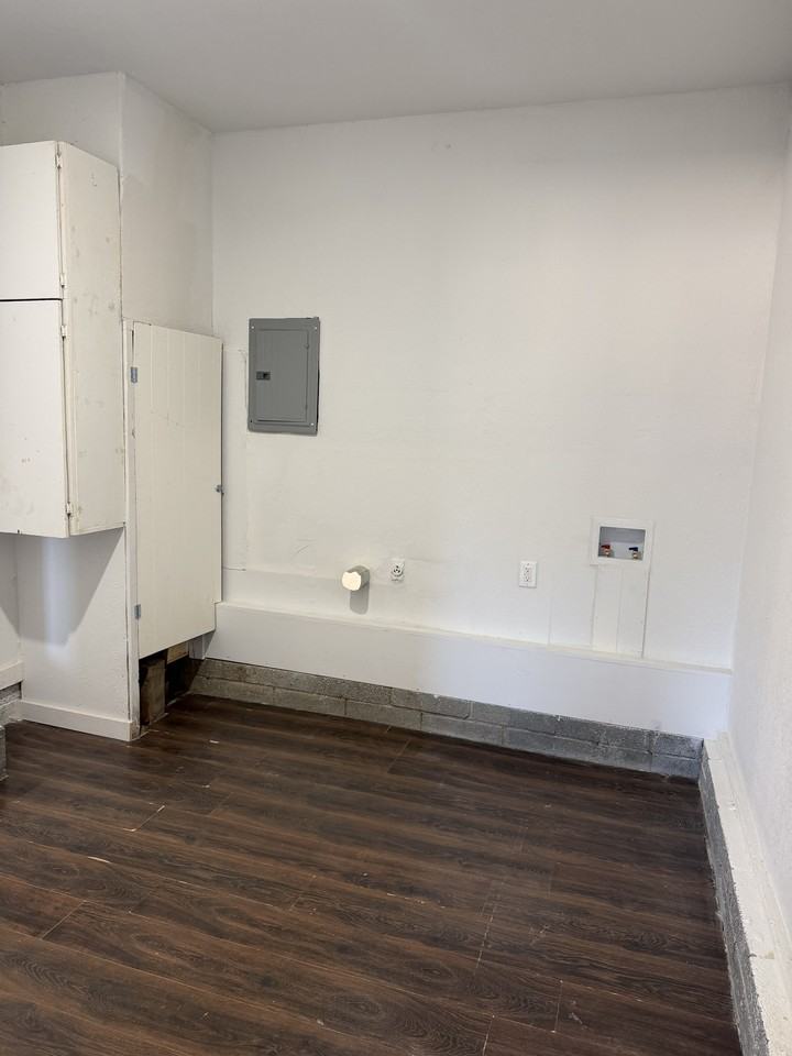 1825 G St Nw #NA - Photo 4 of 11