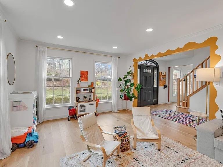 1304 Lawrence Ave #NA - Photo 7 of 25