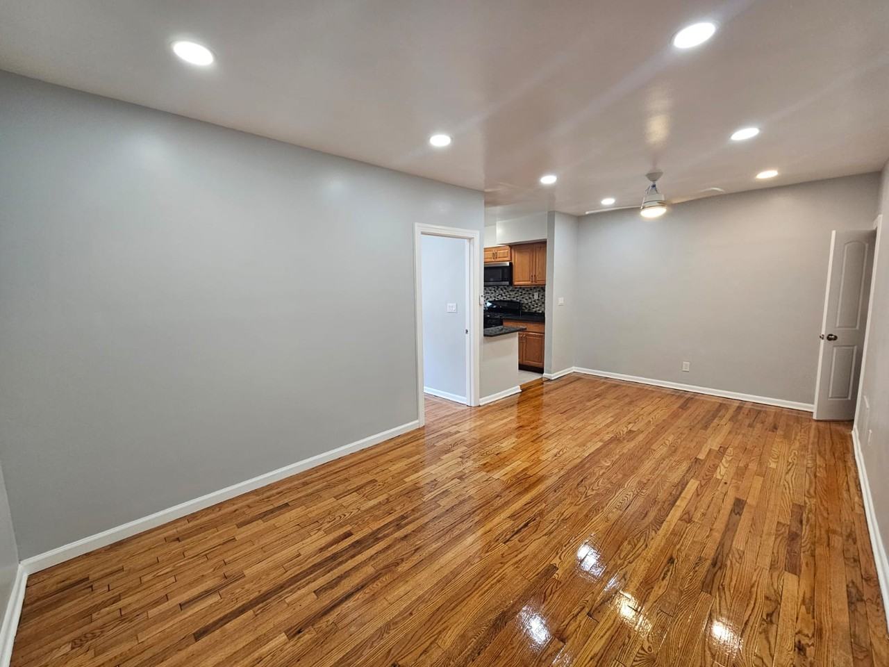 421 Lincoln Ave #5 - Photo 3 of 5