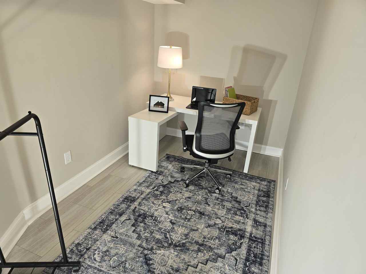 2424 Linden Ave #100 - Photo 3 of 8