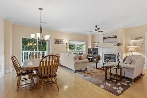 527 Pawtucket Blvd #206 - Photo 4 of 11