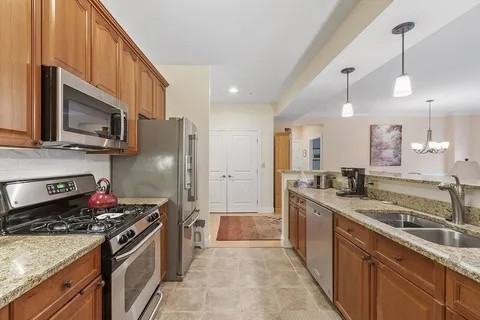 527 Pawtucket Blvd #206 - Photo 5 of 11