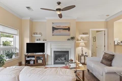 527 Pawtucket Blvd #206 - Photo 7 of 11