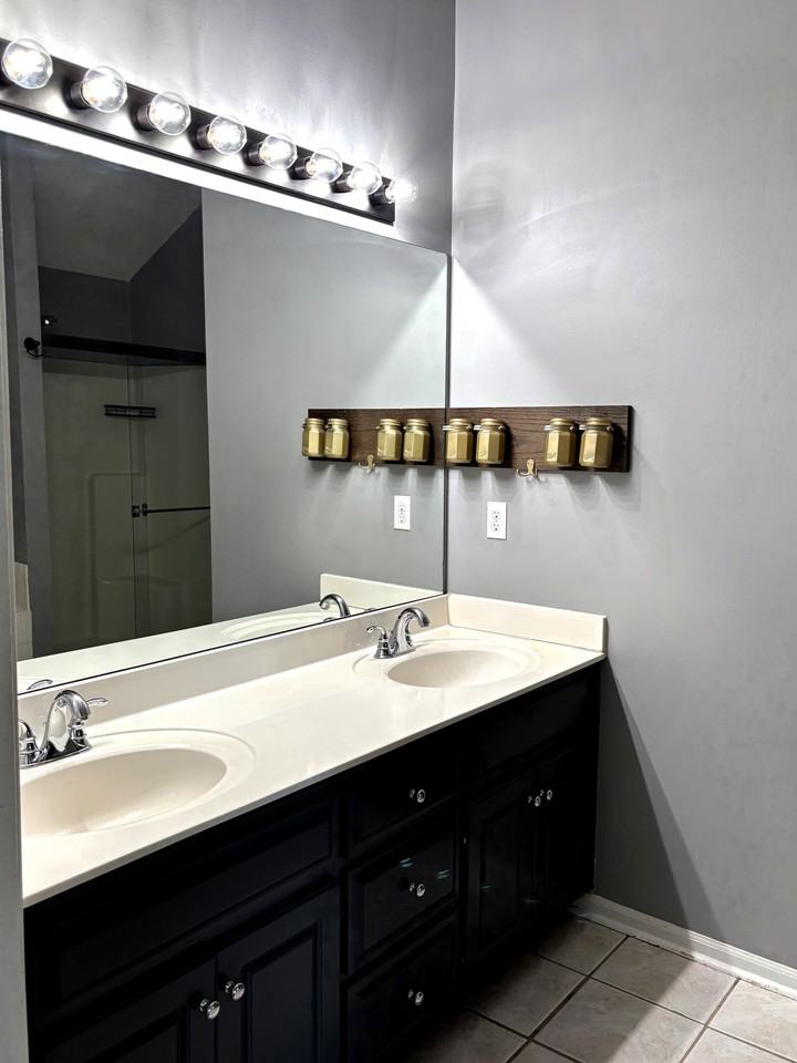 13806 S Mullen St #NA - Photo 3 of 24