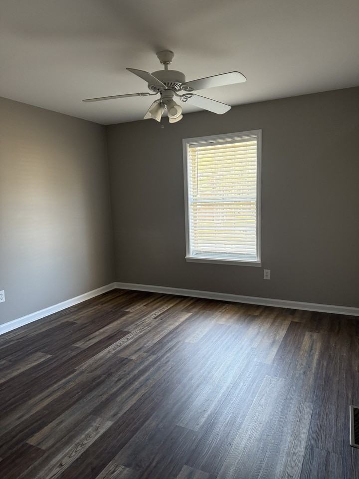 103 Woodleigh Rd #3 - Photo 4 of 12