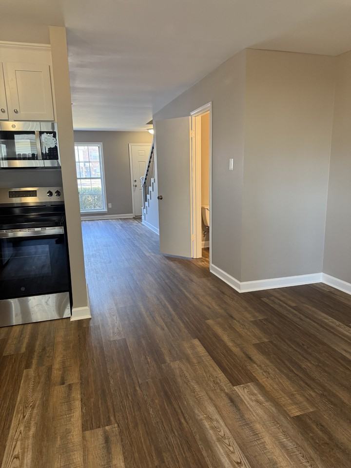 103 Woodleigh Rd #3 - Photo 5 of 12