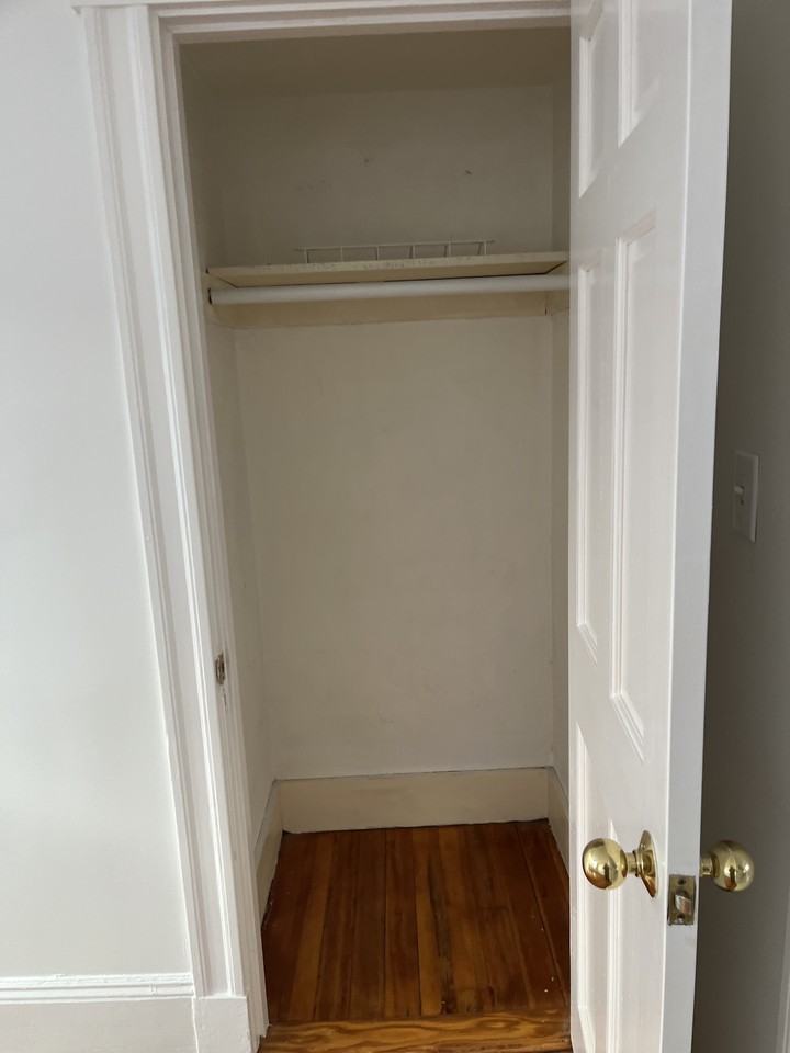 27 Lewis St - Photo 4 of 15