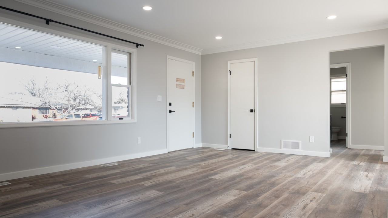 920 9th St #1 - Photo 3 of 30