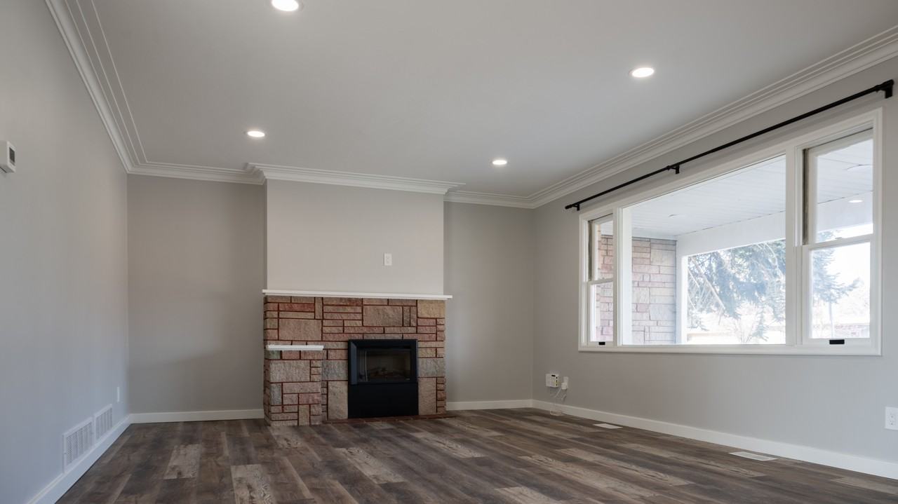 920 9th St #1 - Photo 5 of 30