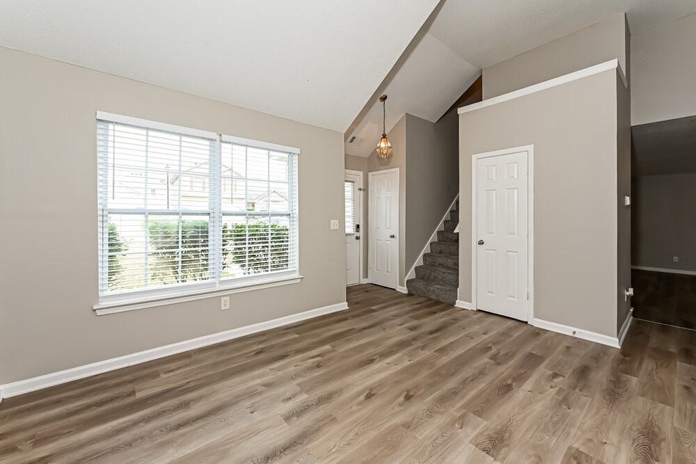 4725 Bridle Point Pkwy - Photo 4 of 17