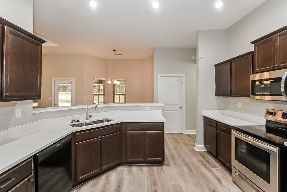 8679 Courtly Cir S - Photo 6 of 16