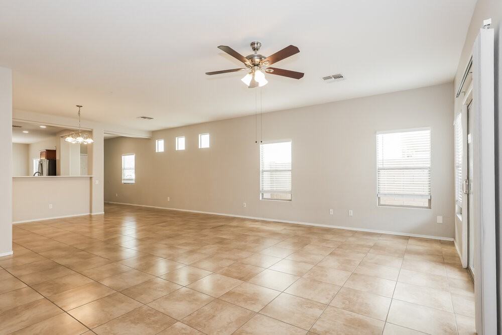 5418 W Pollack St - Photo 4 of 16