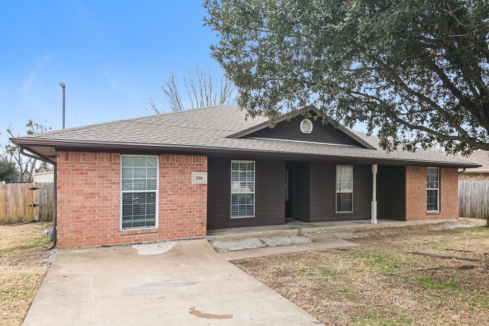 206 E Holly - Photo 3 of 16