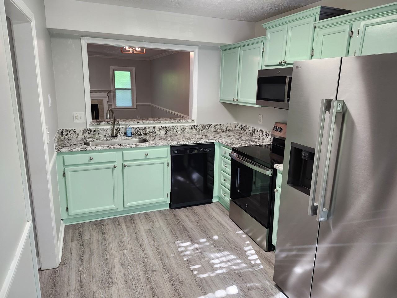 203 Oak Hollow Ct #NA - Photo 5 of 27