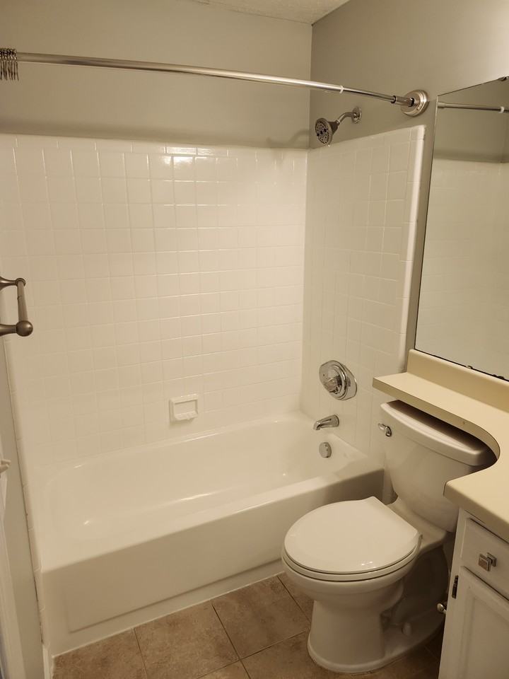 203 Oak Hollow Ct #NA - Photo 7 of 27