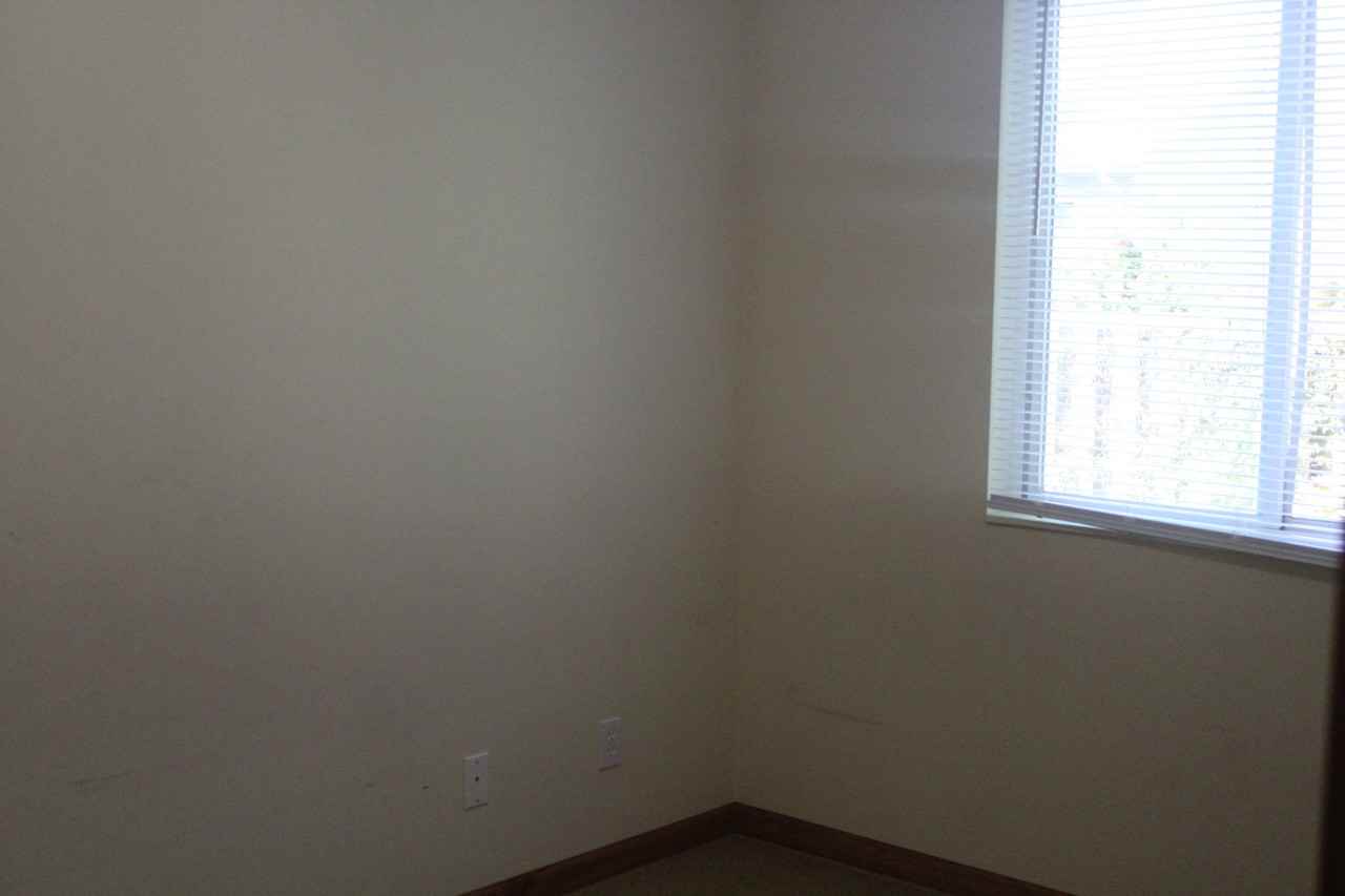 Russell St #4719 - Photo 4 of 35