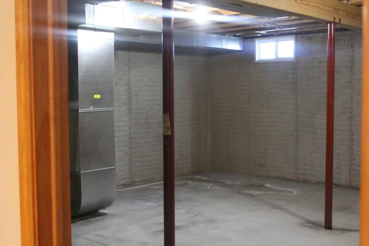 Russell St #4719 - Photo 7 of 35