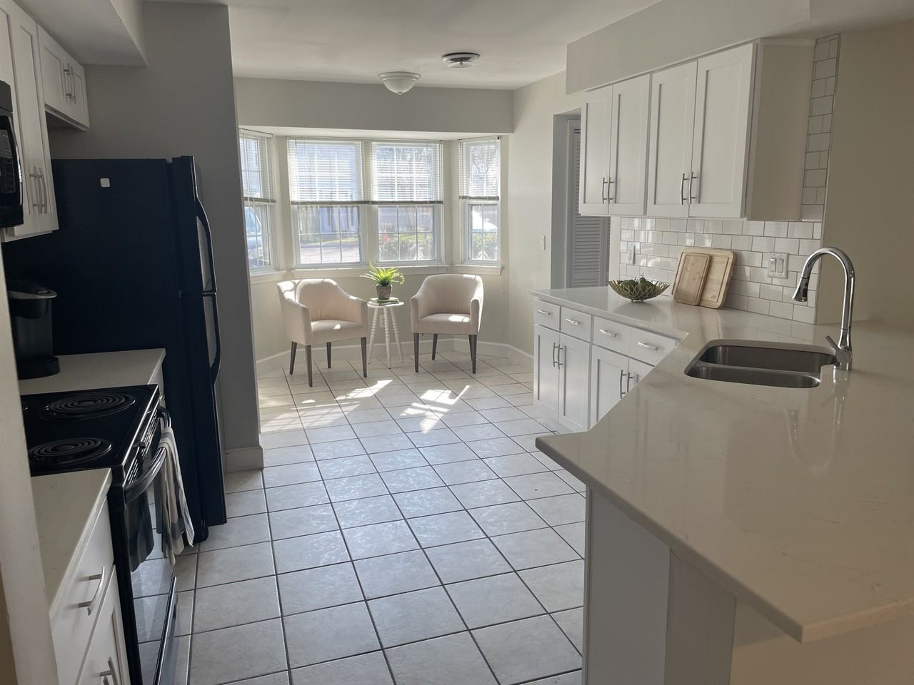 1142 Monaco Dr - Photo 3 of 13