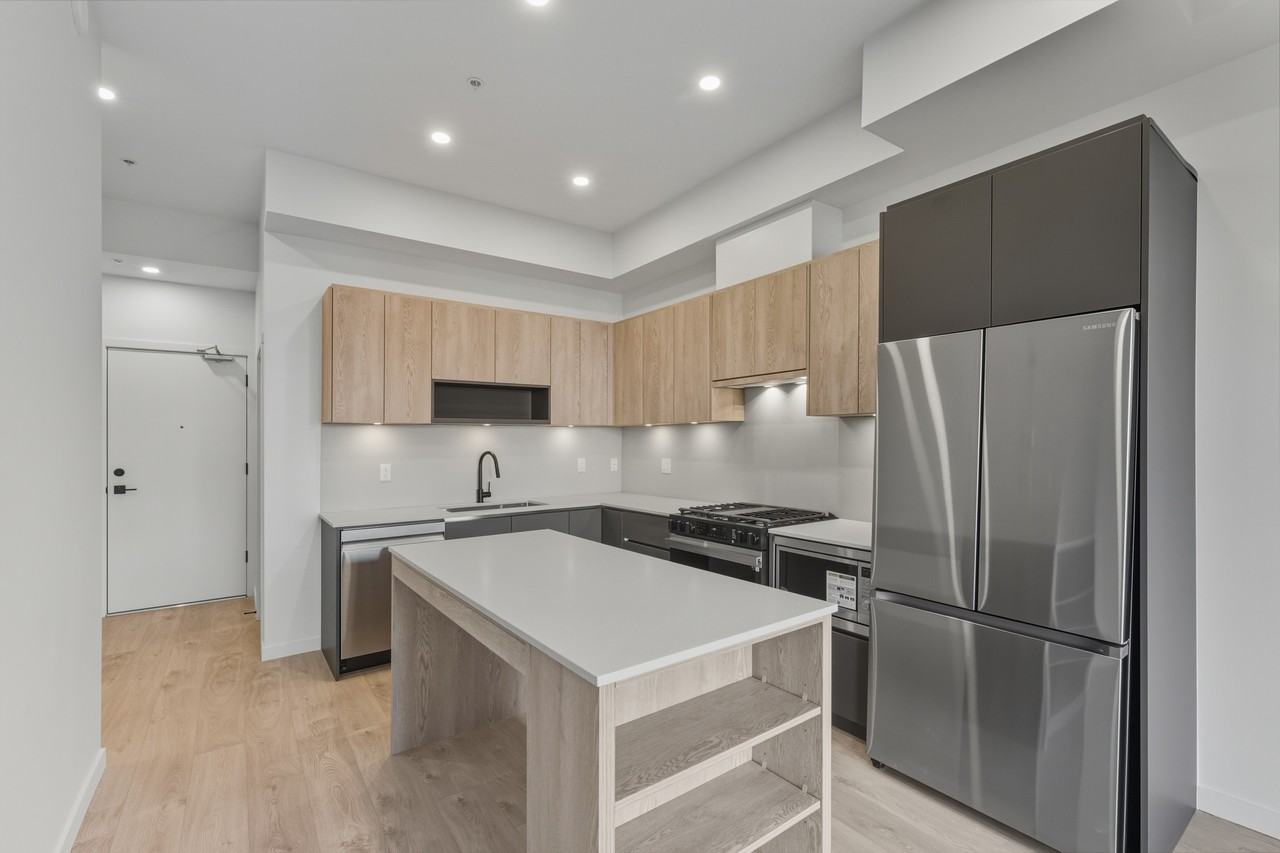 19577 65B Avenue #319 - Photo 6 of 23