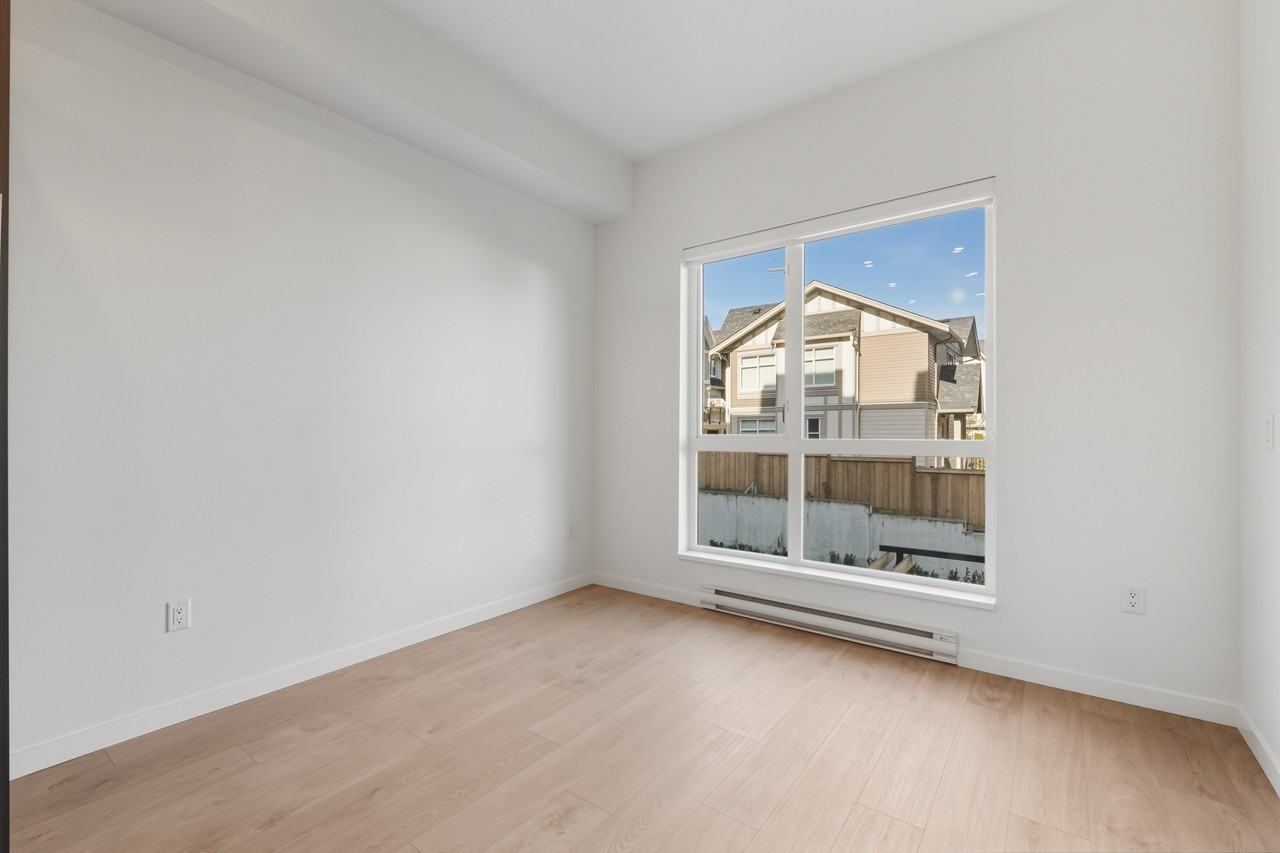 19577 65B Avenue #319 - Photo 7 of 23