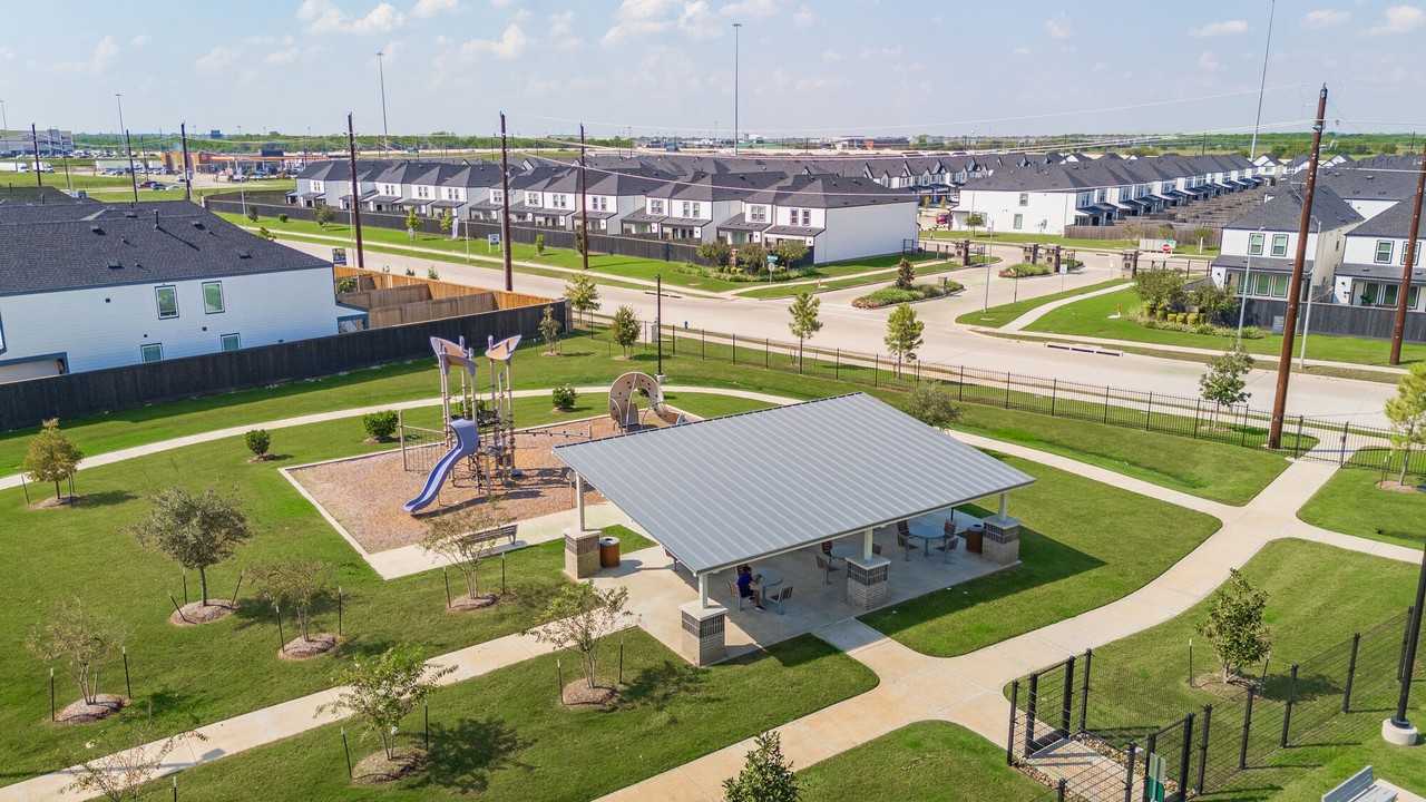 Oaks at Grand West - Photo 7 of 31