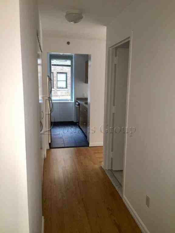 Gold St #412 - Photo 4 of 6