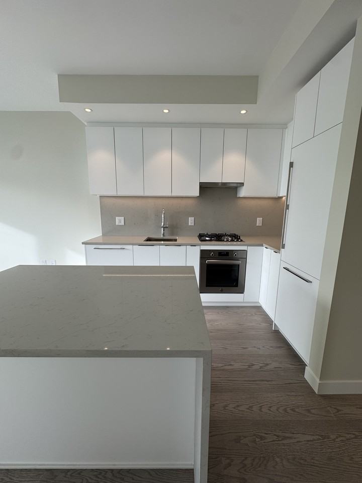 6138 Birney Ave - Photo 5 of 36