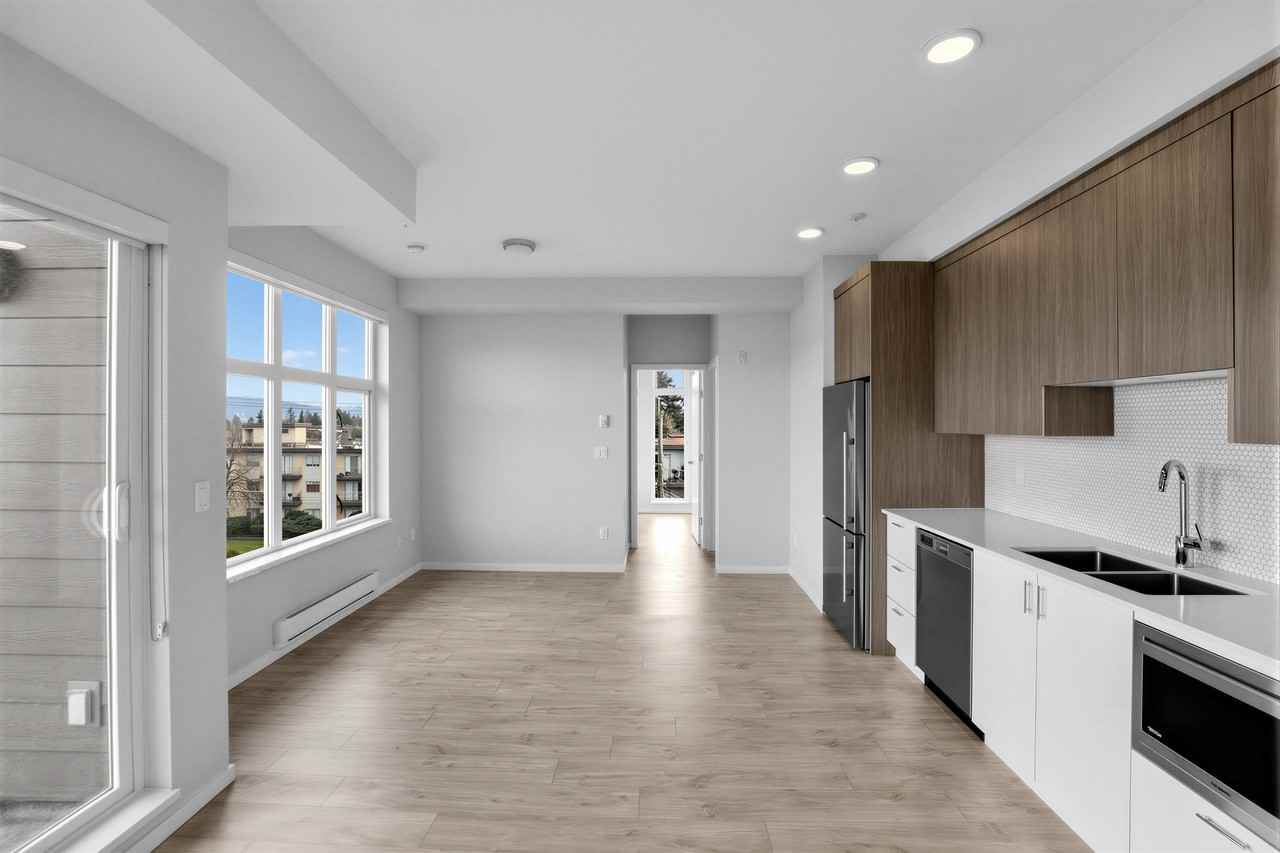 Elegant 2 Bed/2 Bath in Burnaby near Metrotown - Photo 2 of 9