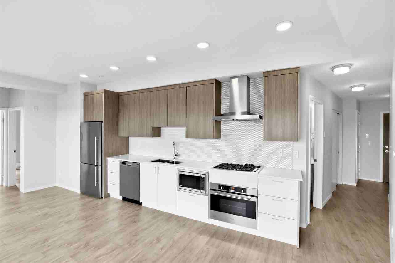 Elegant 2 Bed/2 Bath in Burnaby near Metrotown - Photo 3 of 9