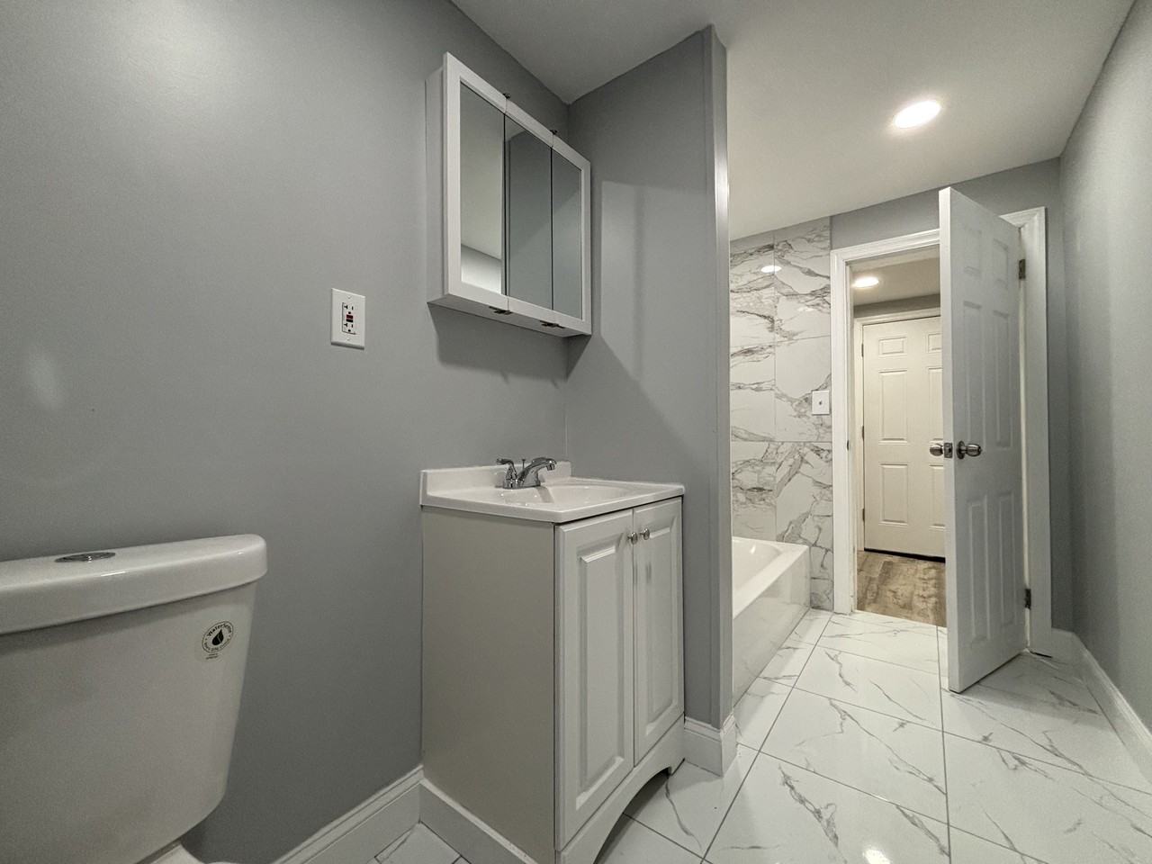 318 East 1st Avenue #2 - Photo 6 of 6