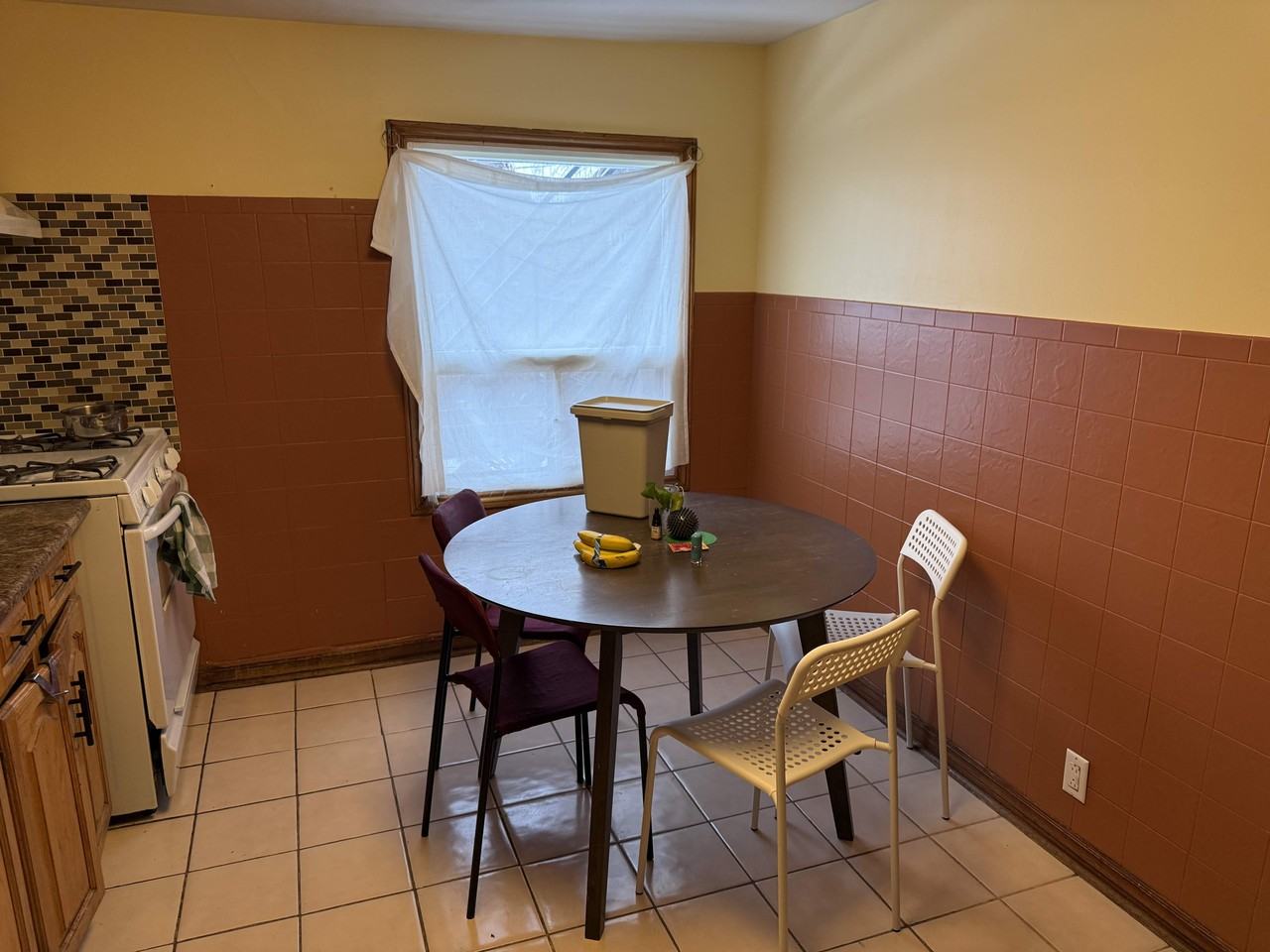 492 Dufferin Street #A - Photo 5 of 23