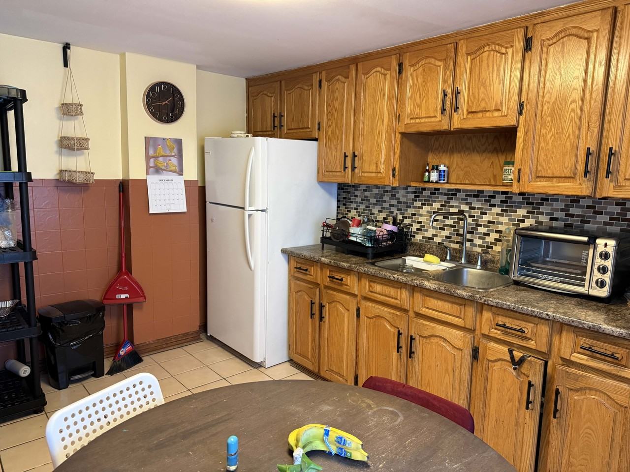 492 Dufferin Street #A - Photo 3 of 23