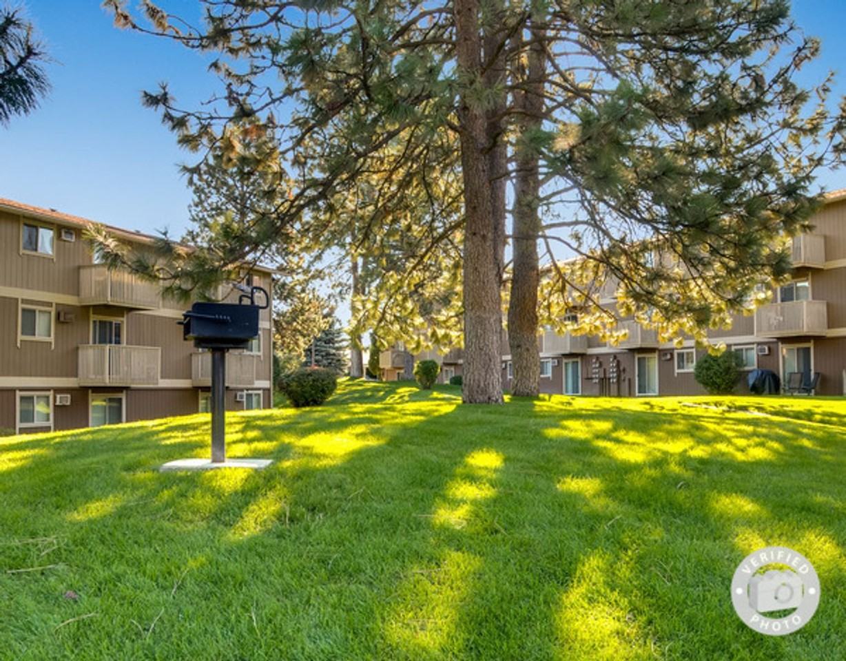 Rosewood Club Apts - Photo 7 of 16