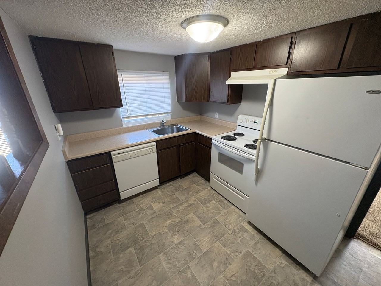 3300 Huntington - Photo 5 of 13