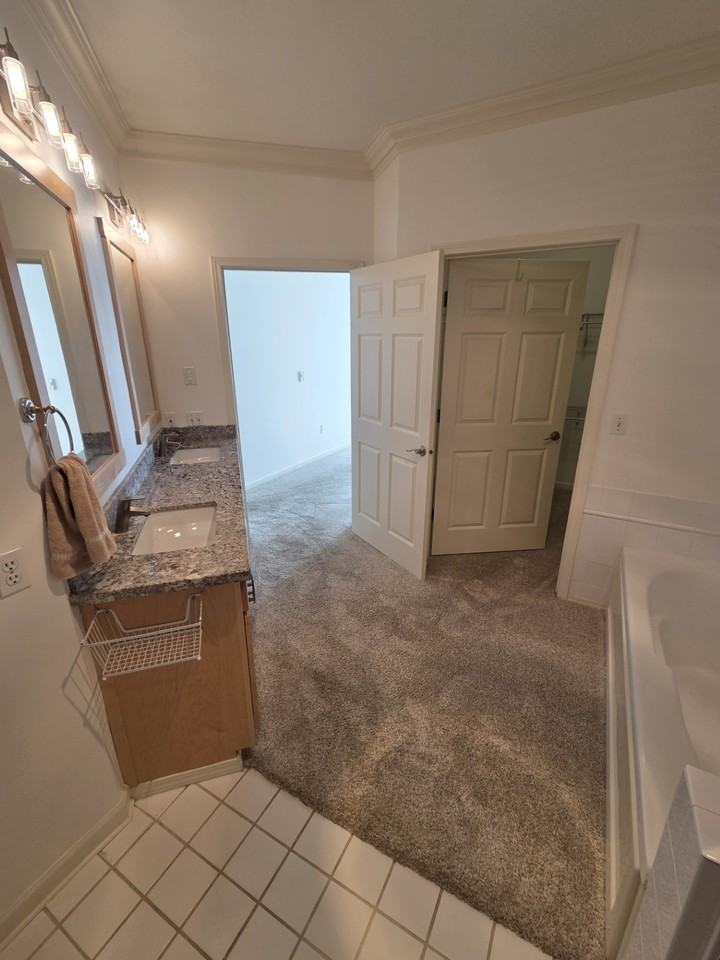 6125 Northeast 175th Street M102 - M102 #M102 - Photo 4 of 29