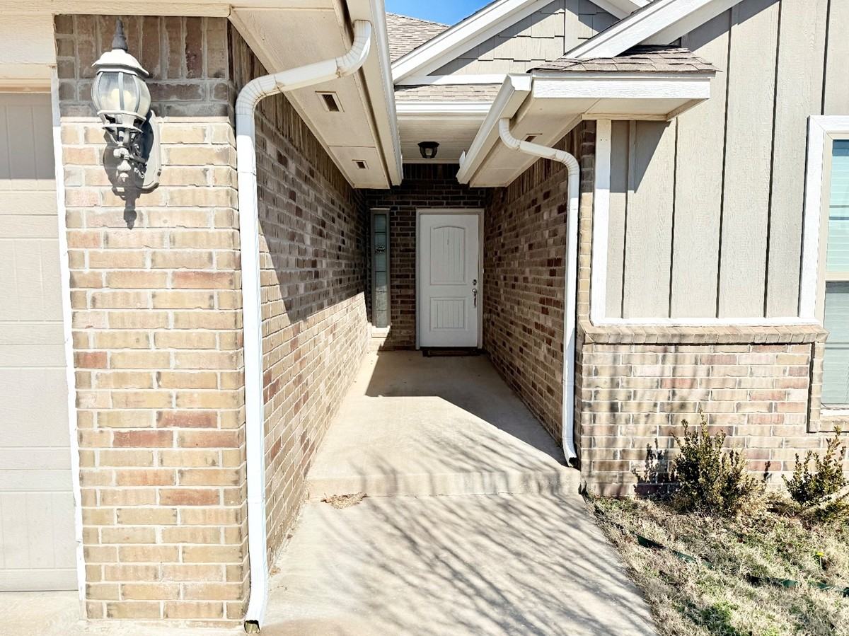 9401 Nw 87th St #1 - Photo 4 of 24